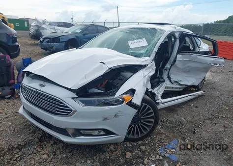 2018 Ford Fusion Hybrid Titanium z USA, uszkodzony, nr VIN 3FA6P0RU9JR206923